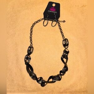 Paparazzi Twisted Black Necklace Set